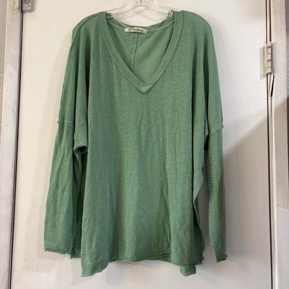 Free People We The Free On My Mind V Neck Shirt In Cool Moss XS Oversized Cozy - Picture 2 of 8